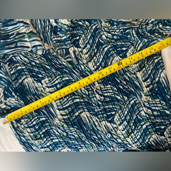 Beautiful TAILOR B.MOSS Lightweight flowy silken pleated flared top size M - Picture 3 of 9